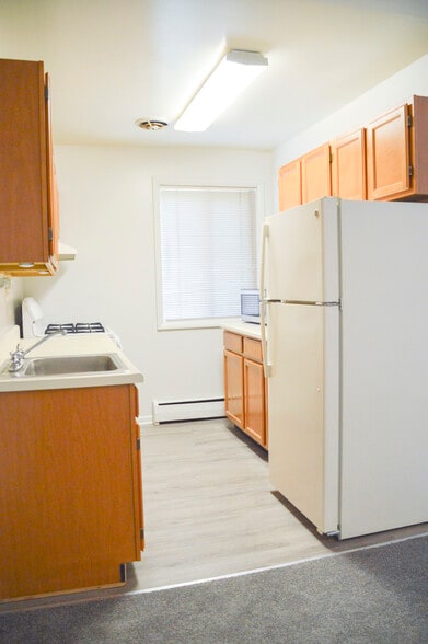 Building Photo - 3301 C St SE