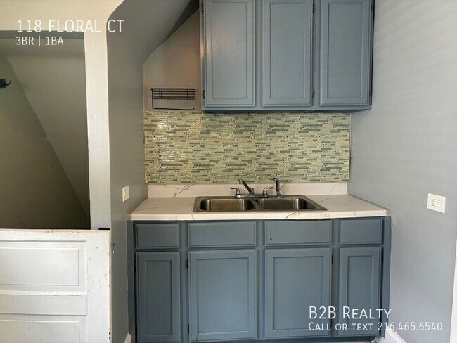 Building Photo - 118 Floral Ct