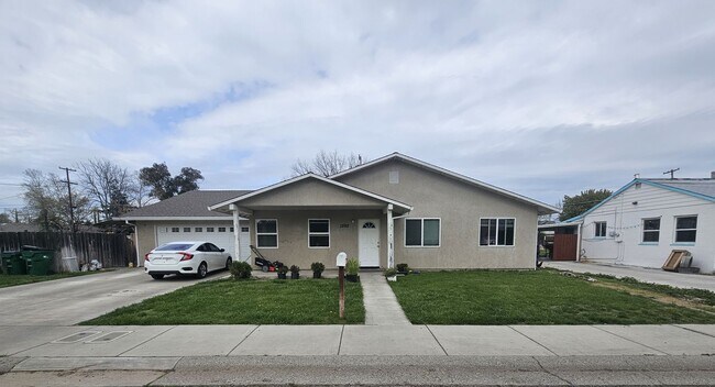 Primary Photo - Duplex For Rent in Corning!