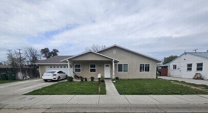 Building Photo - Duplex For Rent in Corning!