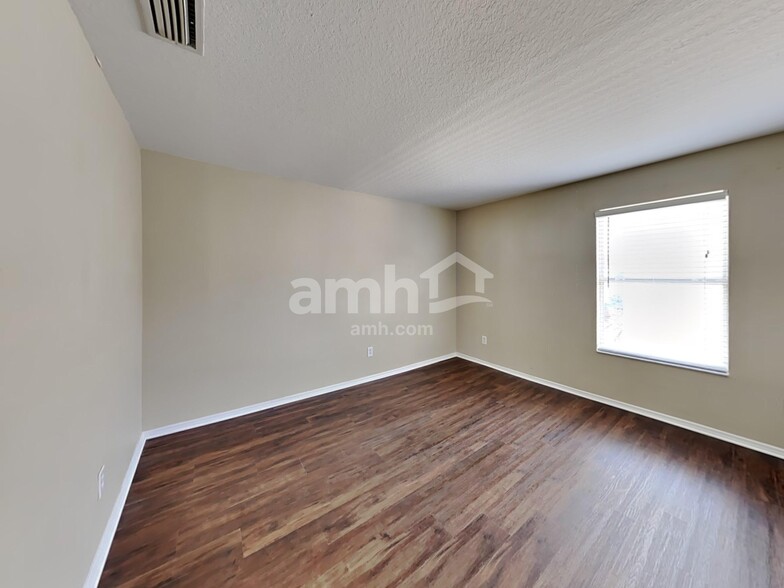 Building Photo - 30915 Sonnet Glen Dr