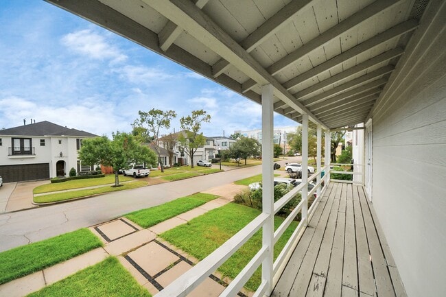 Building Photo - 2332 Sheridan St