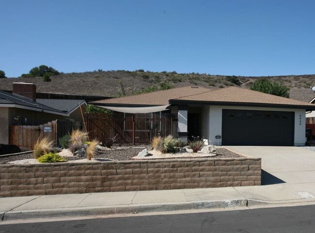 Building Photo - 3br, 2ba in a Great Family Neighborhood Av...