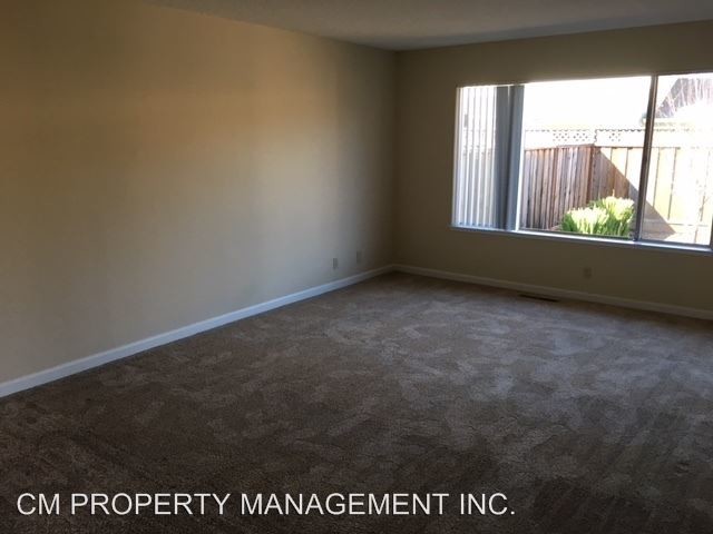 Building Photo - 1715 Foxworthy Ave