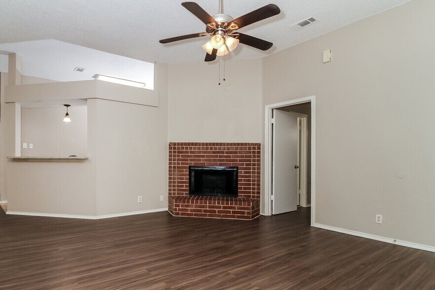 Building Photo - 6122 Ashley Spring