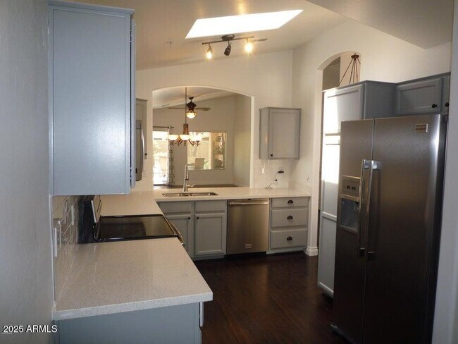 Building Photo - 10542 E Star of the Desert Dr