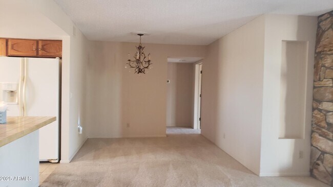 Building Photo - 16212 E Carmel Dr