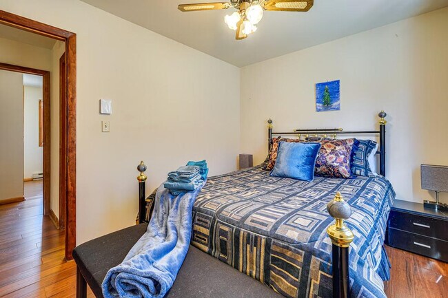 Building Photo - 5317 Woodbridge Dr E