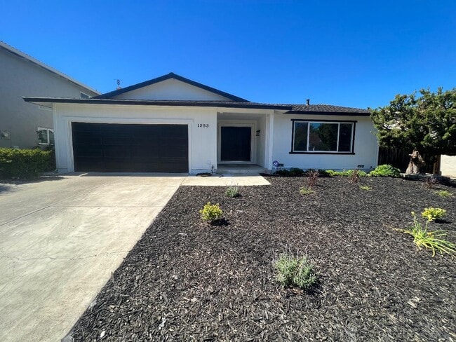 Building Photo - 1253 Ironbridge Way