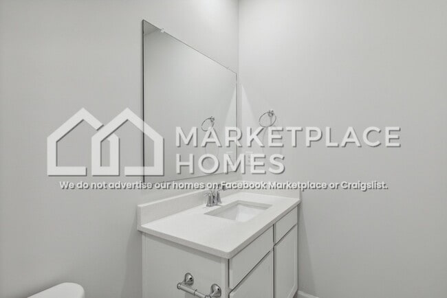 Building Photo - 313 McHenry Dr