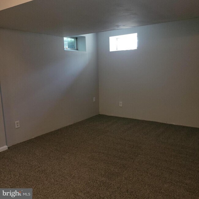 Building Photo - 733 Orley Pl