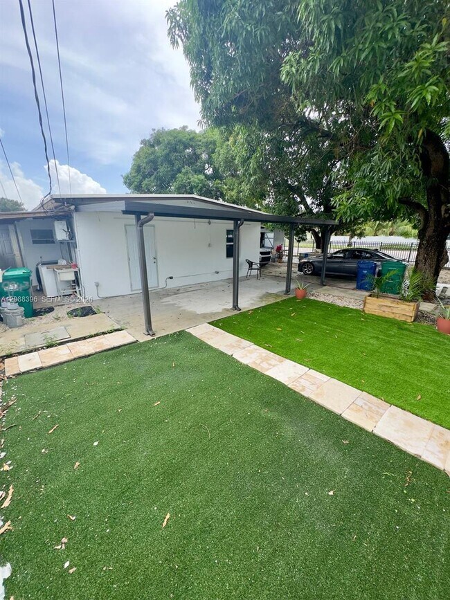 Building Photo - 9945 NW 22nd Ave