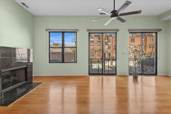 Building Photo - 2511 N Milwaukee Ave