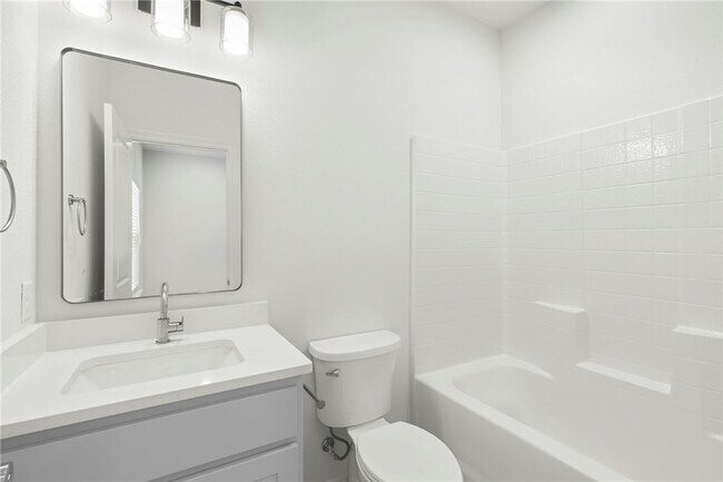 Building Photo - 228 Richards St