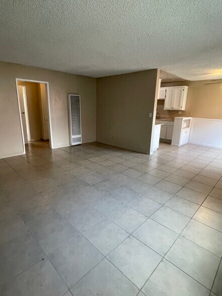 Building Photo - 1394 Randy St