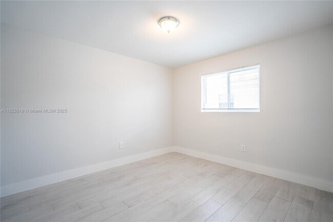 Building Photo - 465 NE 59th St
