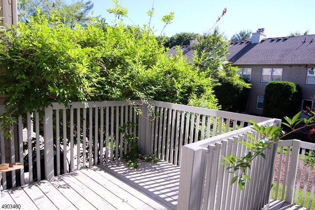 Building Photo - 32 Hancock Ct