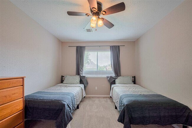 Building Photo - 5706 Georgetown Colony Dr