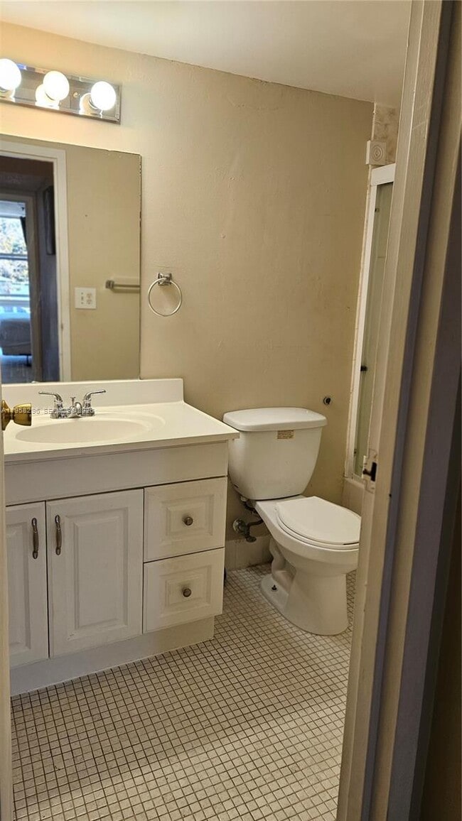 Building Photo - 16851 NE 23rd Ave