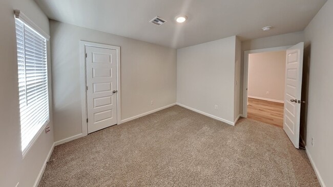 Building Photo - Brand New 4 Bedroom 2 Bath Home in Yukon S...