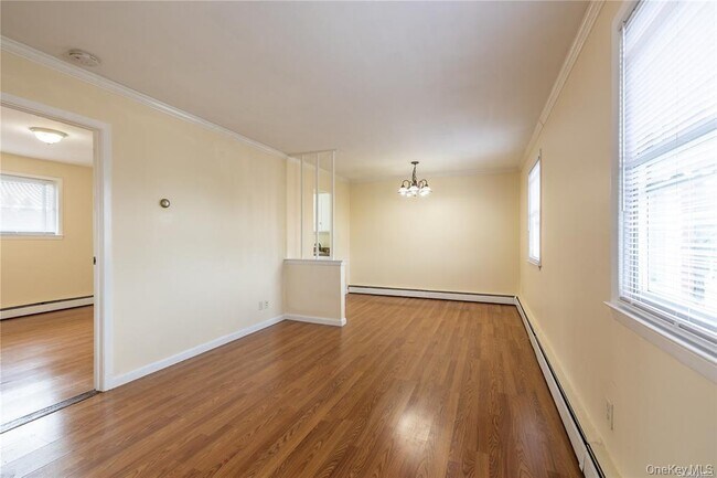 Primary Photo - 2420 Bennett Ave