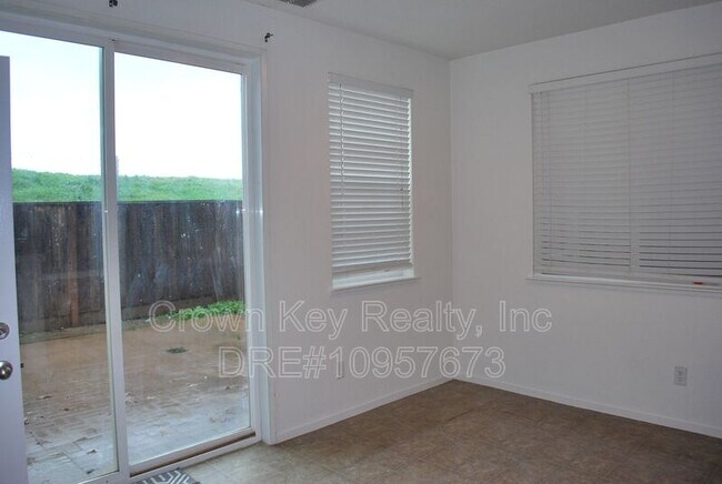 Building Photo - 297 Emory Oak Pl