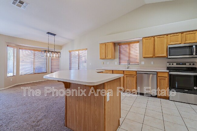 Building Photo - 251 W Windsor Dr