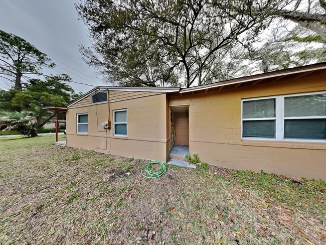 Building Photo - 3BR/1.5BA Home in Jacksonville FL w/ Spacious Yard