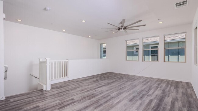 Building Photo - 1167 Calle Obsidiana