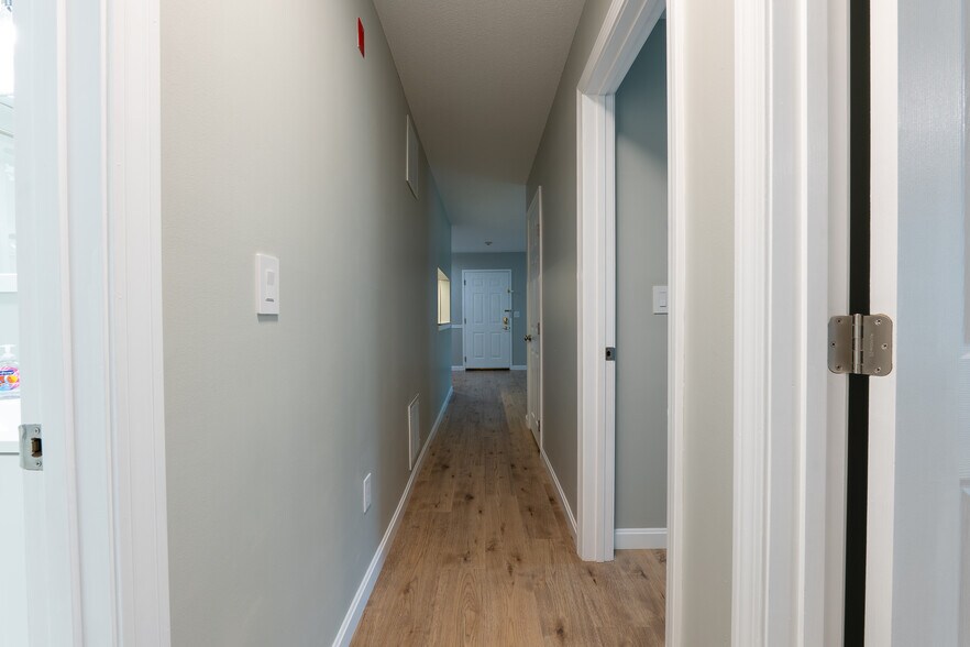 Building Photo - 5 Bernards Rd