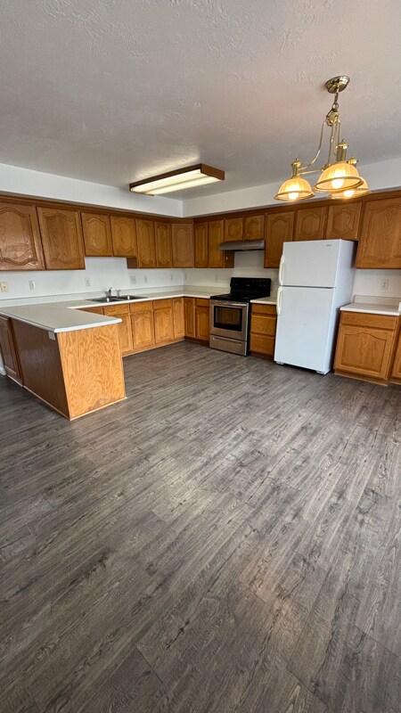 Building Photo - 631 W 20 N