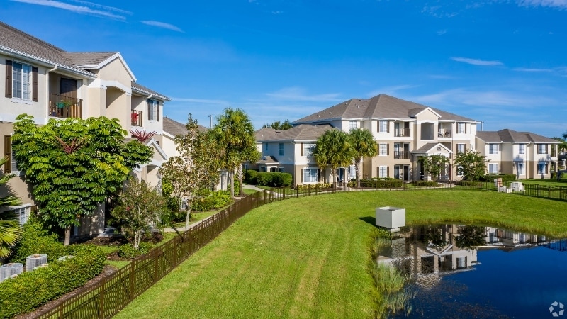 Building Photo - 5800 Lake Pointe Village Cir