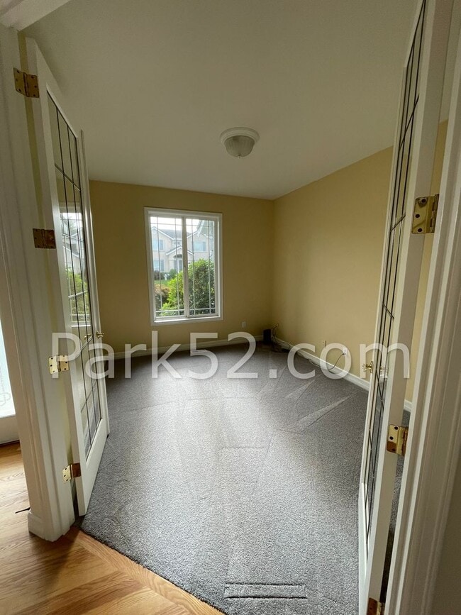 Building Photo - Browns Point Tacoma 3 Bedroom Single Famil...
