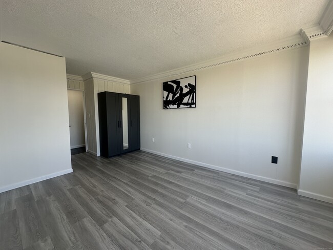 Building Photo - 44 Strawberry Hill Ave
