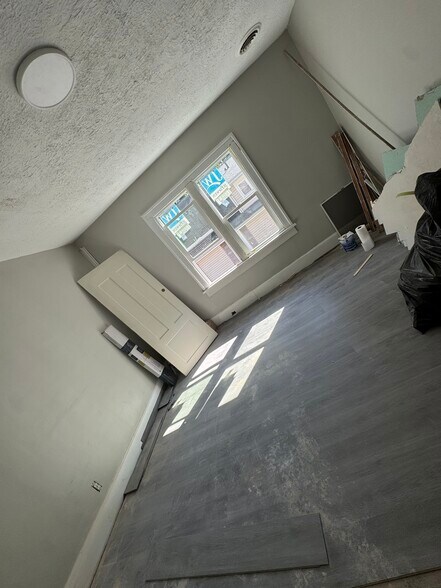 Building Photo - 125 Blymyer Ave