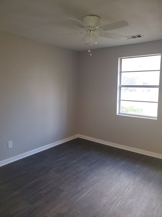 Building Photo - 128 Sunset Dr