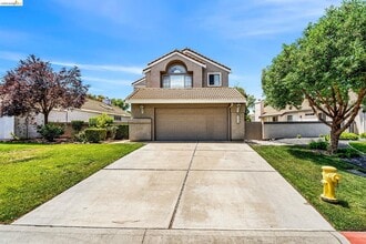 Building Photo - 2451 Cherry Hills Dr