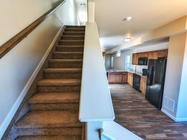 Building Photo - Paired Townhome in Chapel Heights