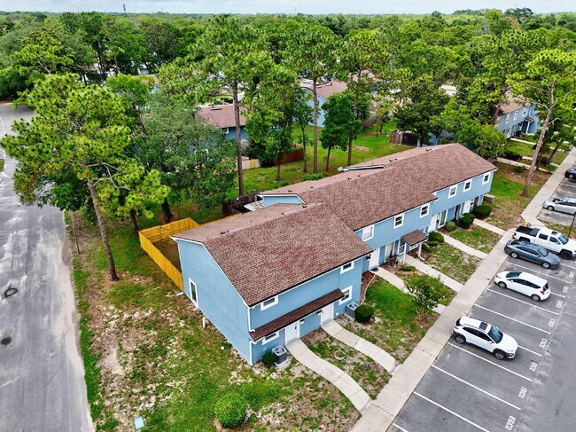 Building Photo - 11359 Bedford Oaks Dr