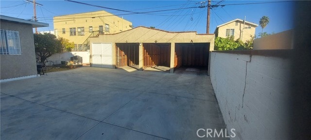 Building Photo - 2818 S Bronson Ave