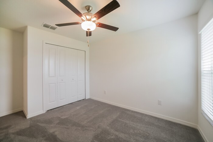 Building Photo - 4206 84th Ct E