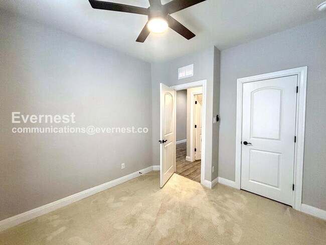 Building Photo - PROMO: Get $1,000 OFF the first month’s rent when the lease starts this month of March! / 5 Bed/4...