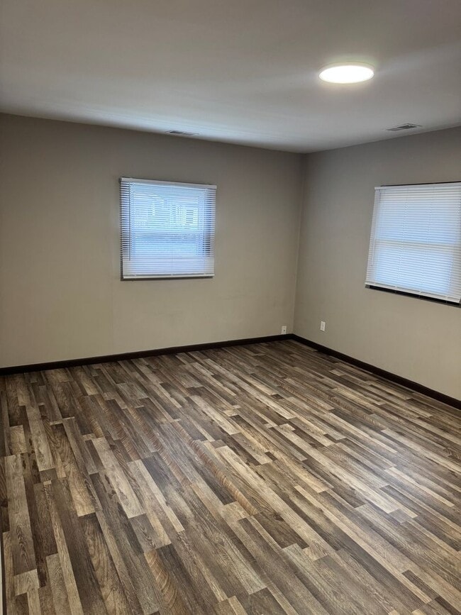 Building Photo - Newly remodeled 2 bedroom home
