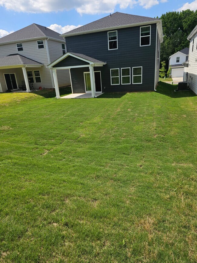 Building Photo - 224 Lanyard Ln