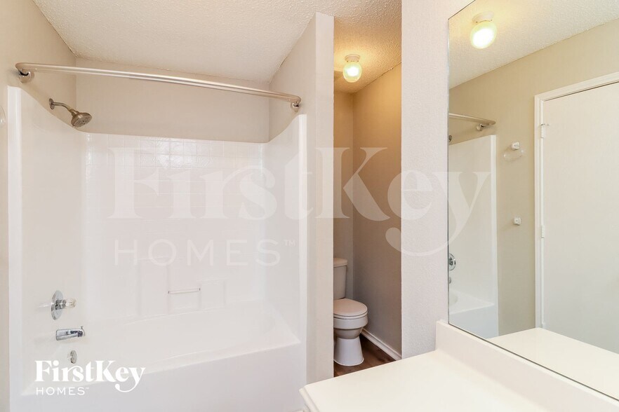 Building Photo - 7213 Ashbourne Way