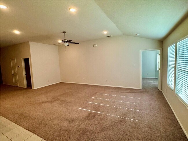 Building Photo - 6122 Heron Dr