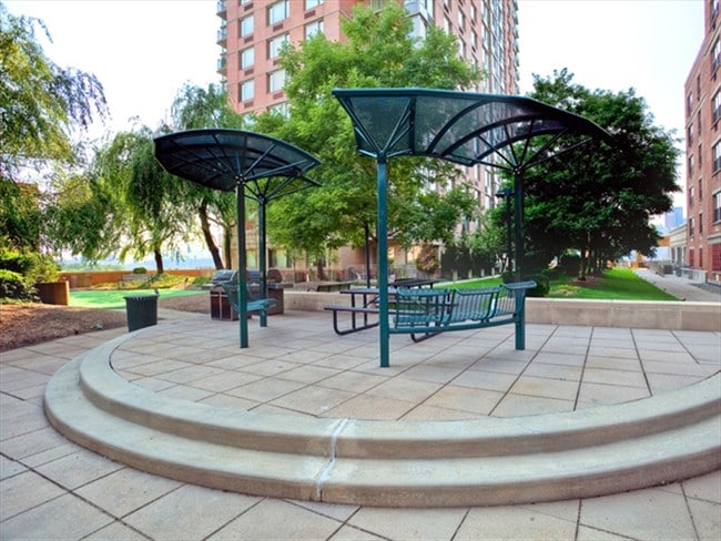 Building Photo - Avalon Riverview