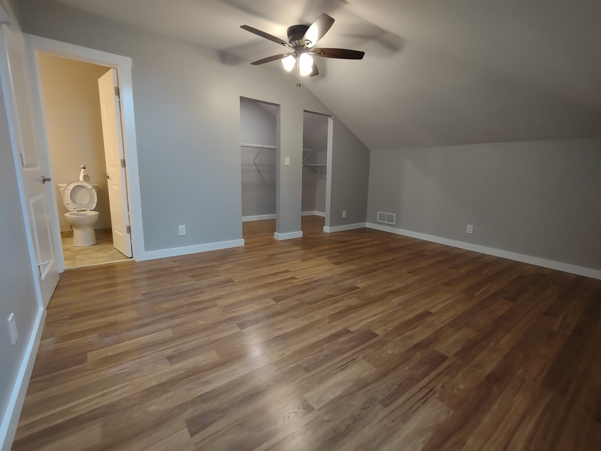 2nd floor main bed - 8620 Salt Springs Rd