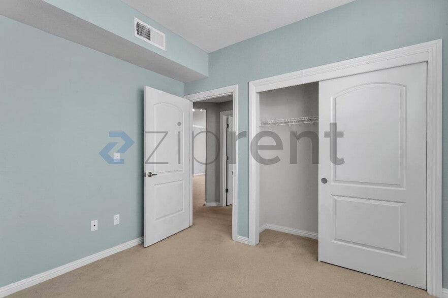 Building Photo - Unit 5405