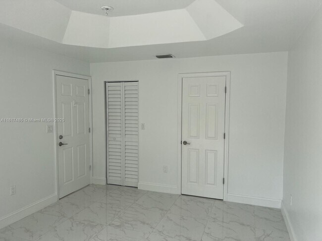 Building Photo - 5083 NW 116th Ave